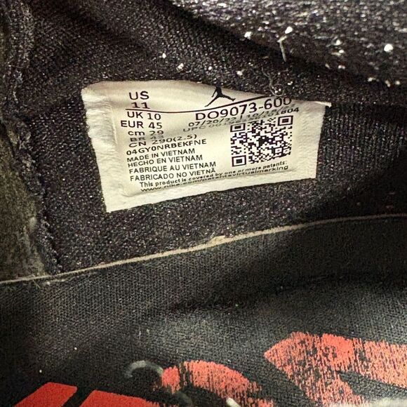 Size 11 - Men’s Nike Air Jordan Zion 2 black and red shoes - Picture 10 of 10